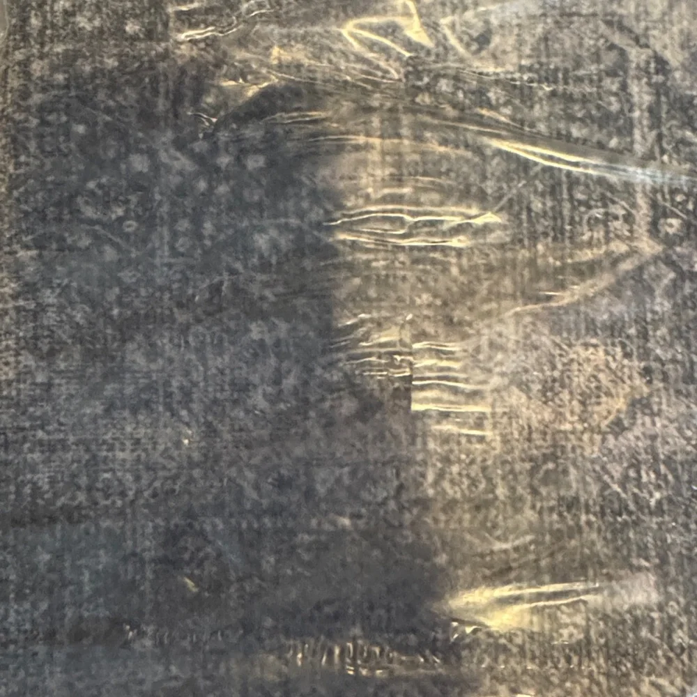 NAAR Rug 2'x3' in Black and Gray